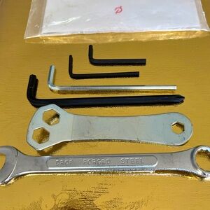 Peloton Manual and Tools -Never used